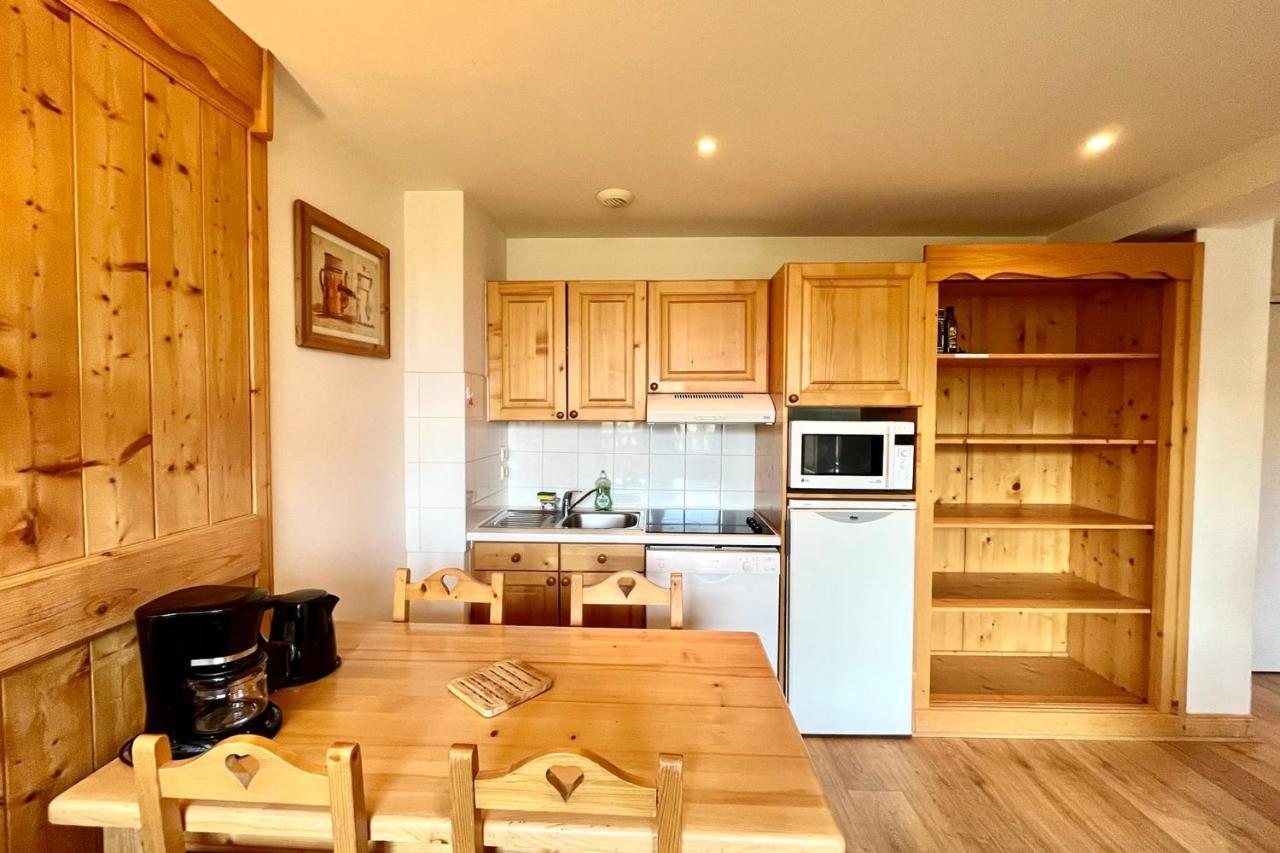 Cosy Chalet With Terrace Combloux Bagian luar foto
